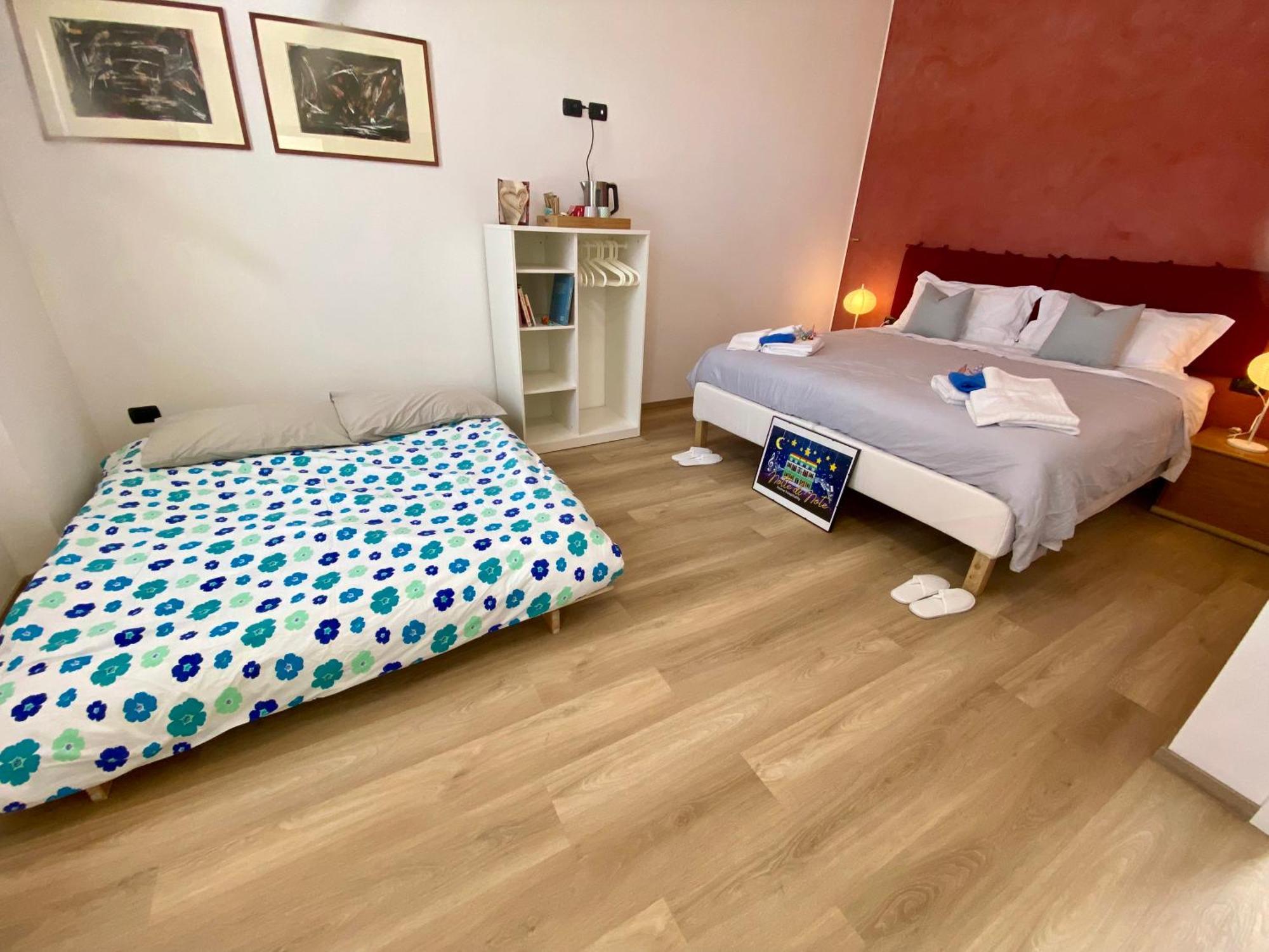Notte Di Note - Home Hospitality Busto Arsizio Bagian luar foto