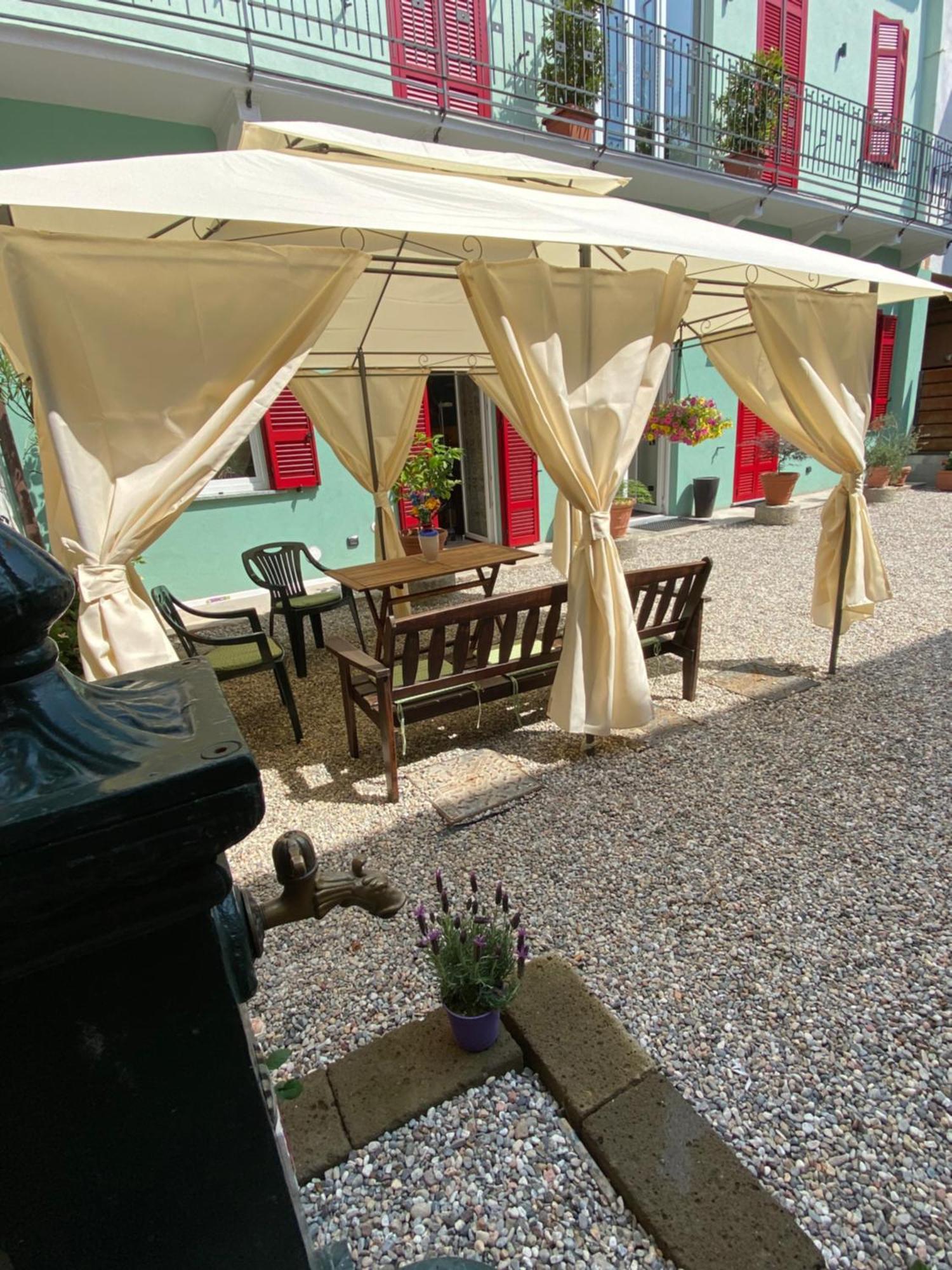 Notte Di Note - Home Hospitality Busto Arsizio Bagian luar foto