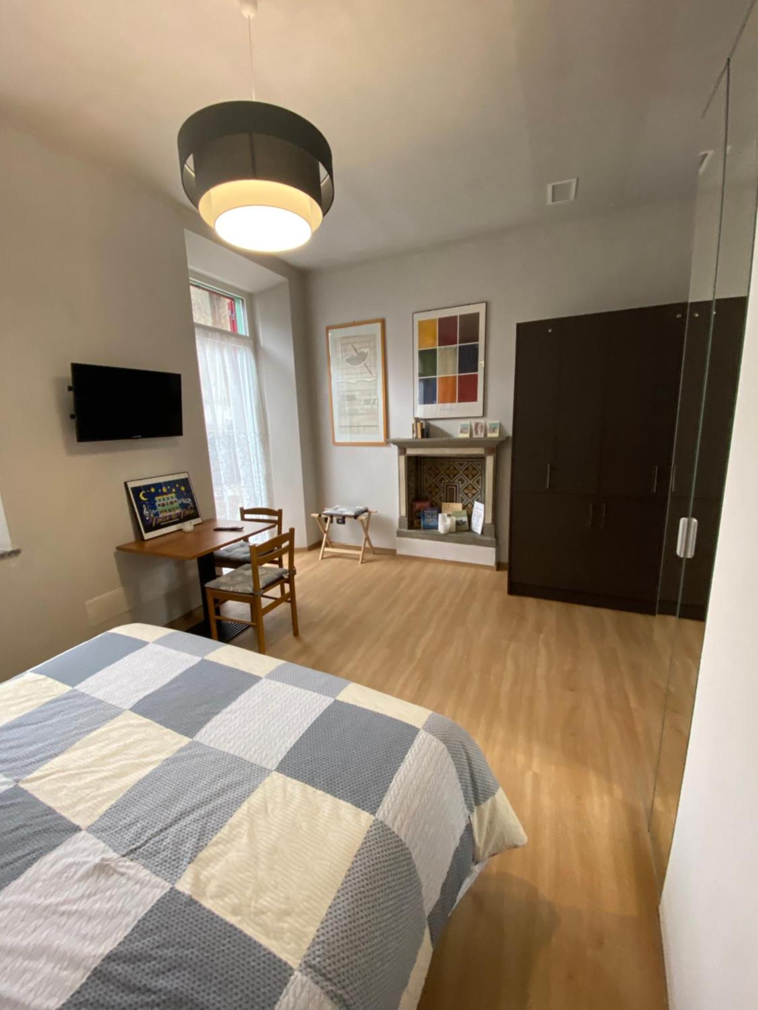 Notte Di Note - Home Hospitality Busto Arsizio Bagian luar foto