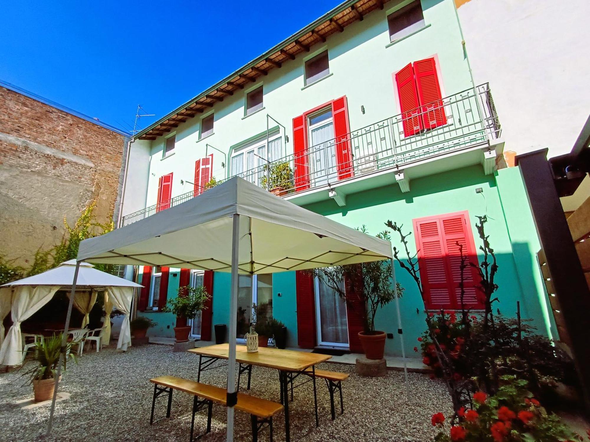 Notte Di Note - Home Hospitality Busto Arsizio Bagian luar foto