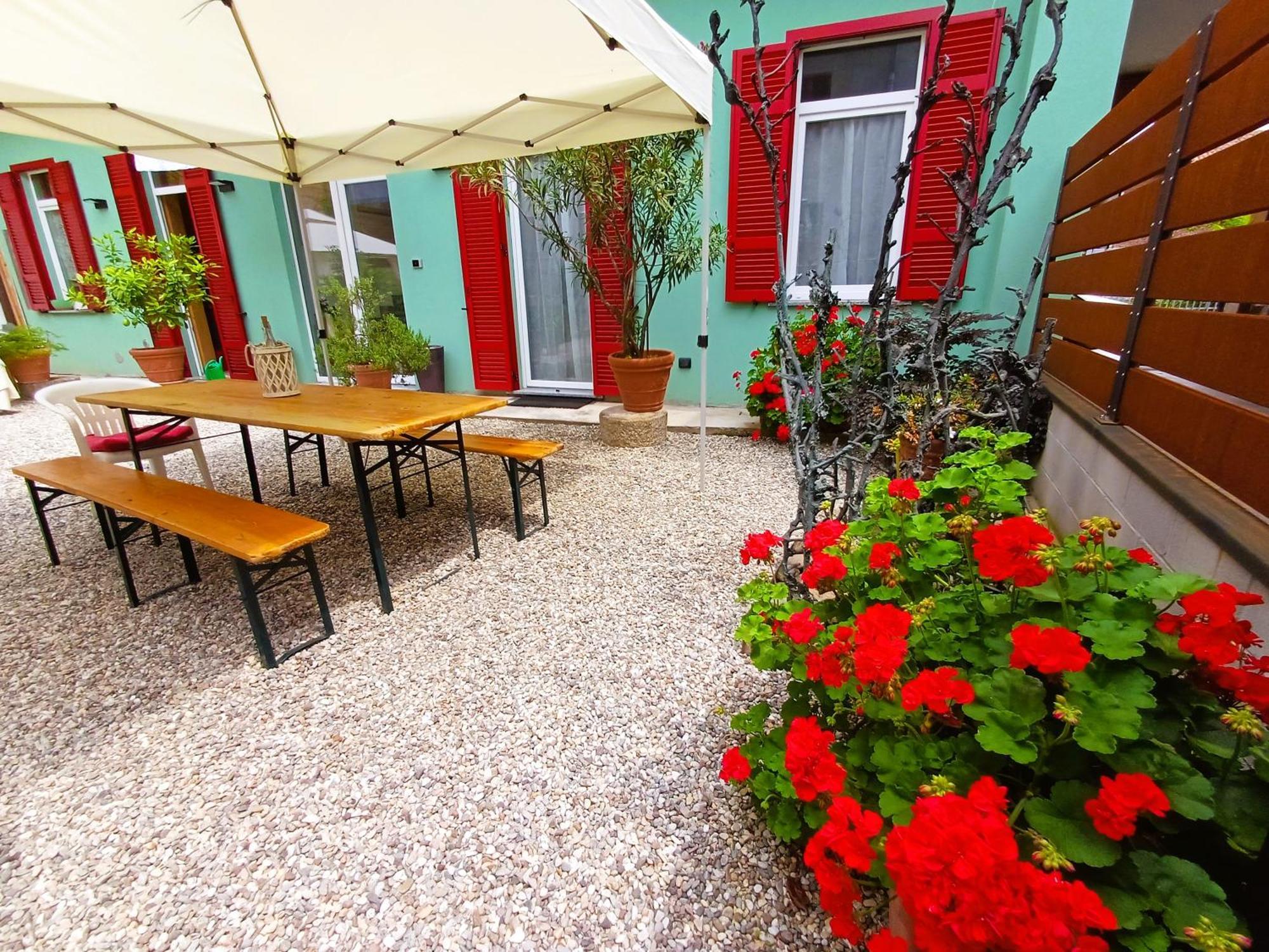 Notte Di Note - Home Hospitality Busto Arsizio Bagian luar foto